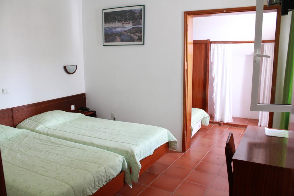 Residencial Che Guevara Bed & Breakfast Mindelo Quarto foto